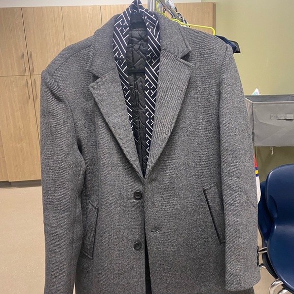 Men’s grey pea coat with detachable collar. - Picture 2 of 2